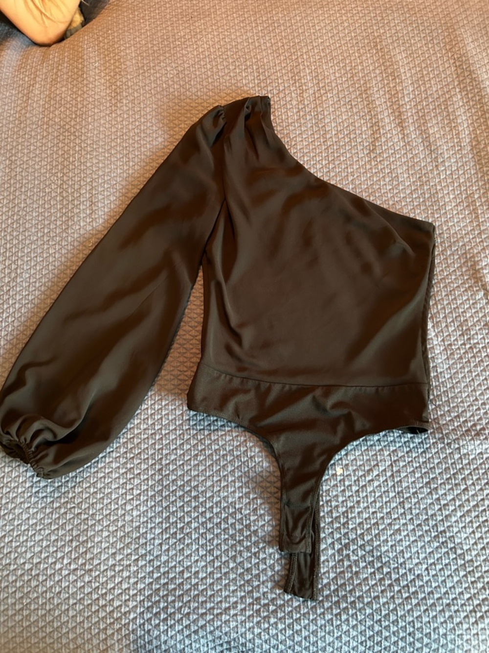 One-Shoulder Long Sleeve Bodysuit in Black